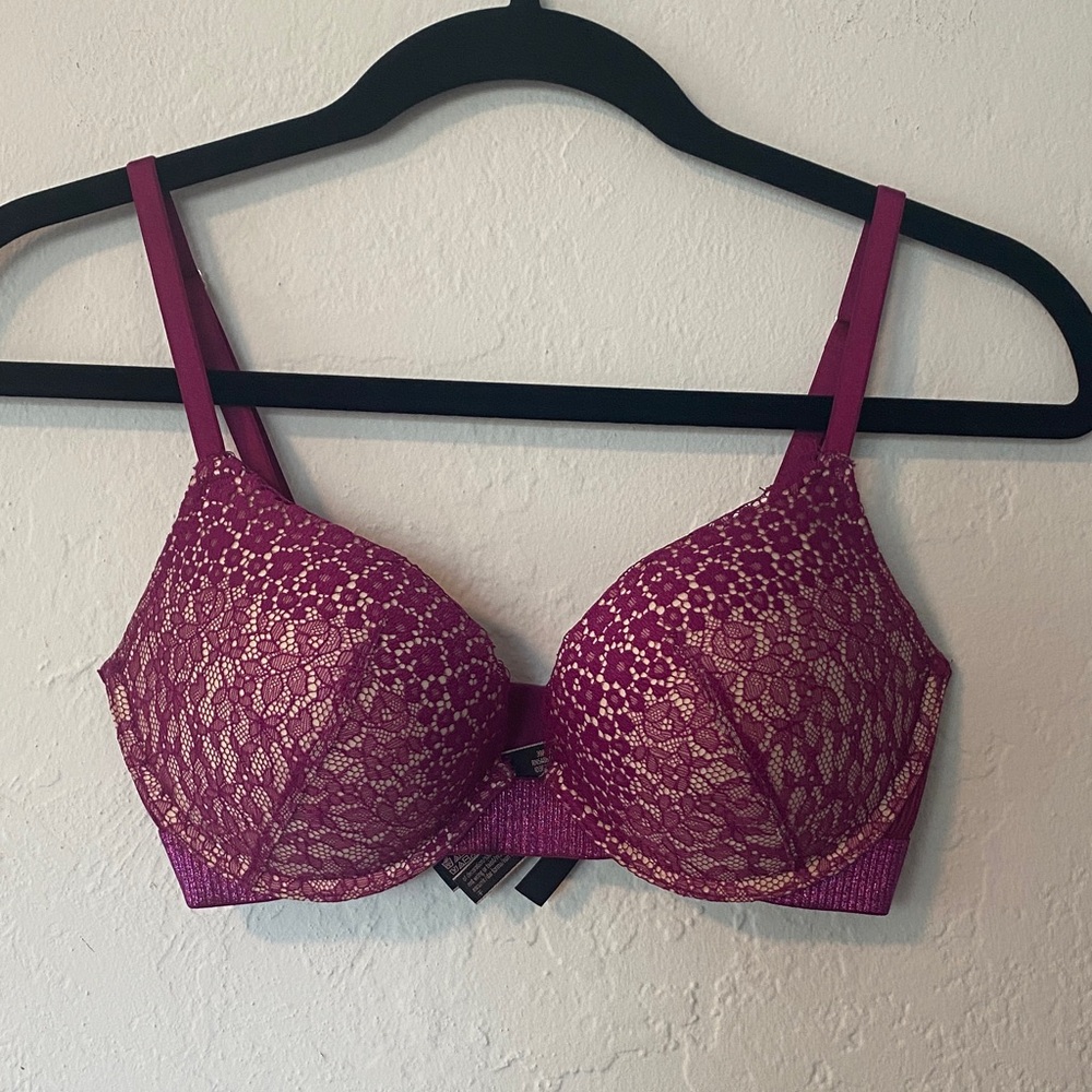 Victoria’s Secret Lace Underwire Push-up Bra in Magenta